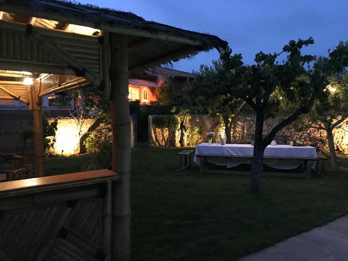 La Closerie Hotell Villeneuve-lès-Béziers Exteriör bild